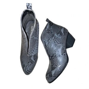 Olivia Miller Snake Ankle Boots 8.5